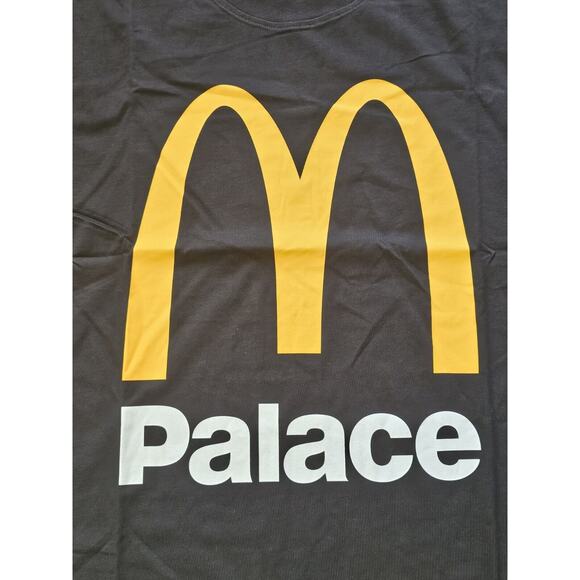 NEW Palace x McDonald's Logo T-shirt Size Large Tee - Picture 3 of 10